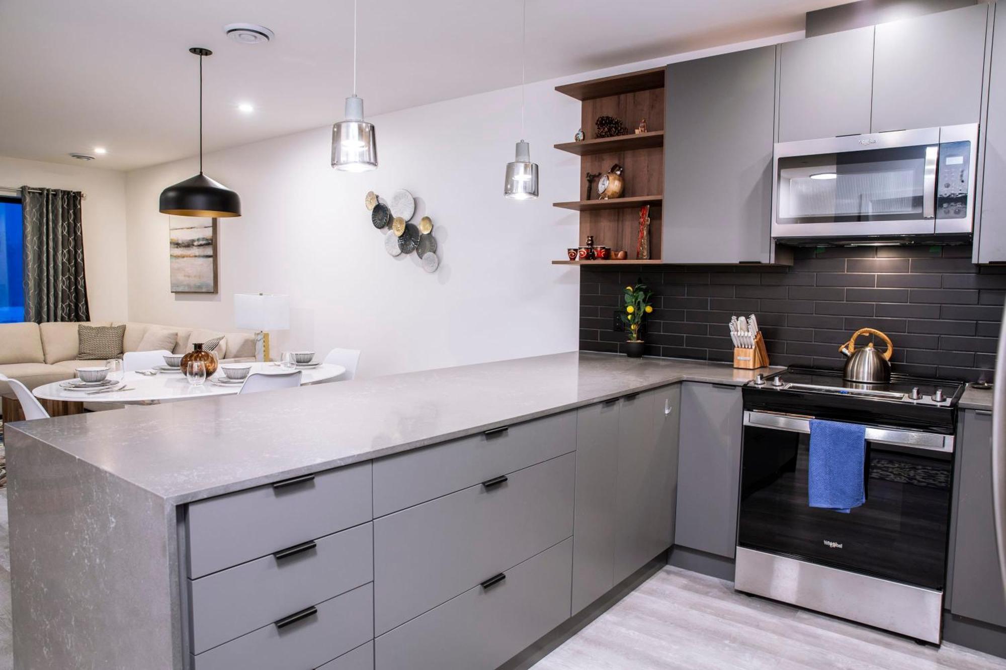 Marvel - Two Bedroom With Hot Tub Holiday home Revelstoke