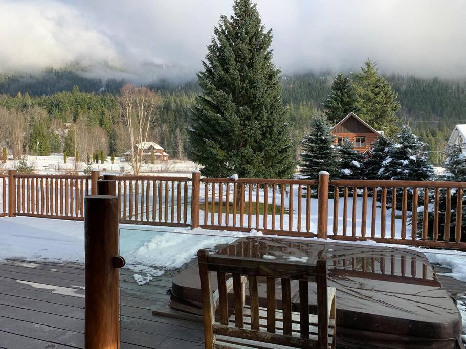 Holiday home House Luxury Log House At Base Of Revelstoke
