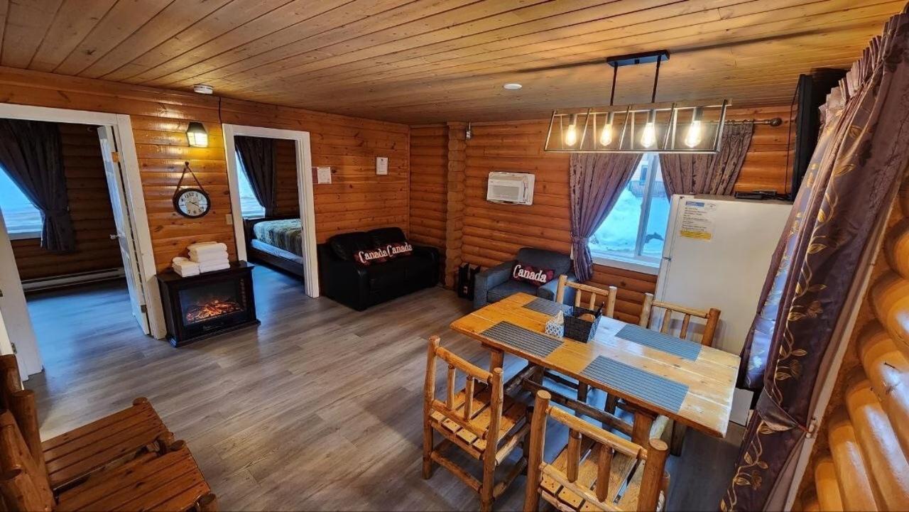 Mt. Alpine Chalets Lodge *
