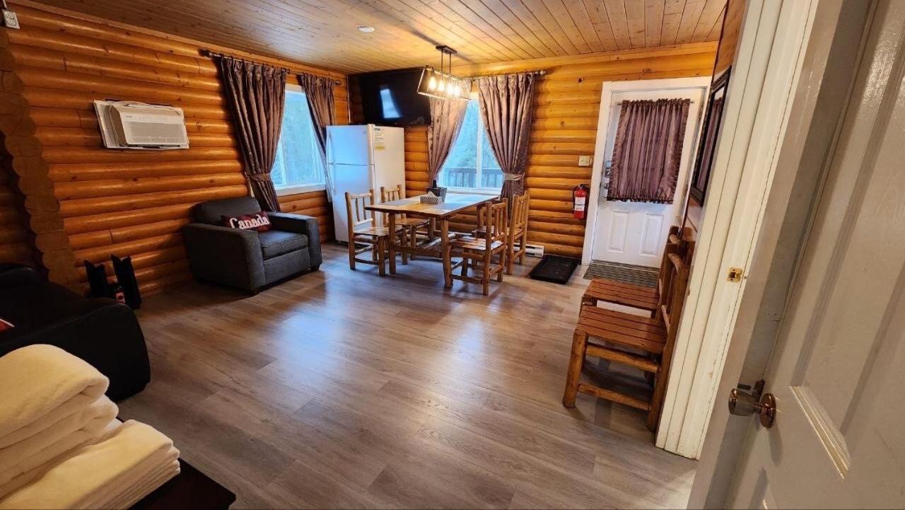 Lodge Mt. Alpine Chalets *