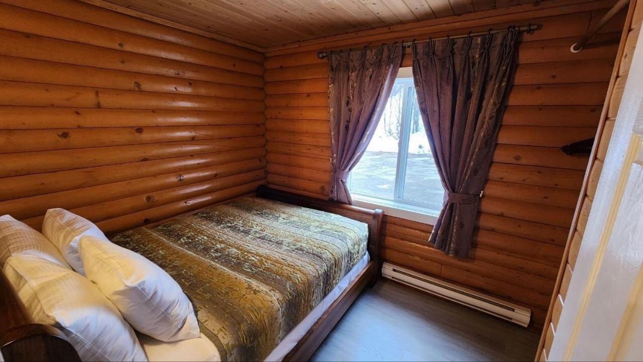 Mt. Alpine Chalets Lodge *