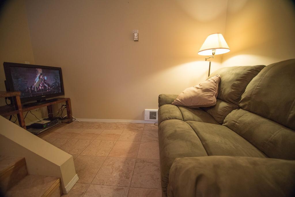 Alpenrose Revelstoke Bed & Breakfast Bed & Breakfast 3*