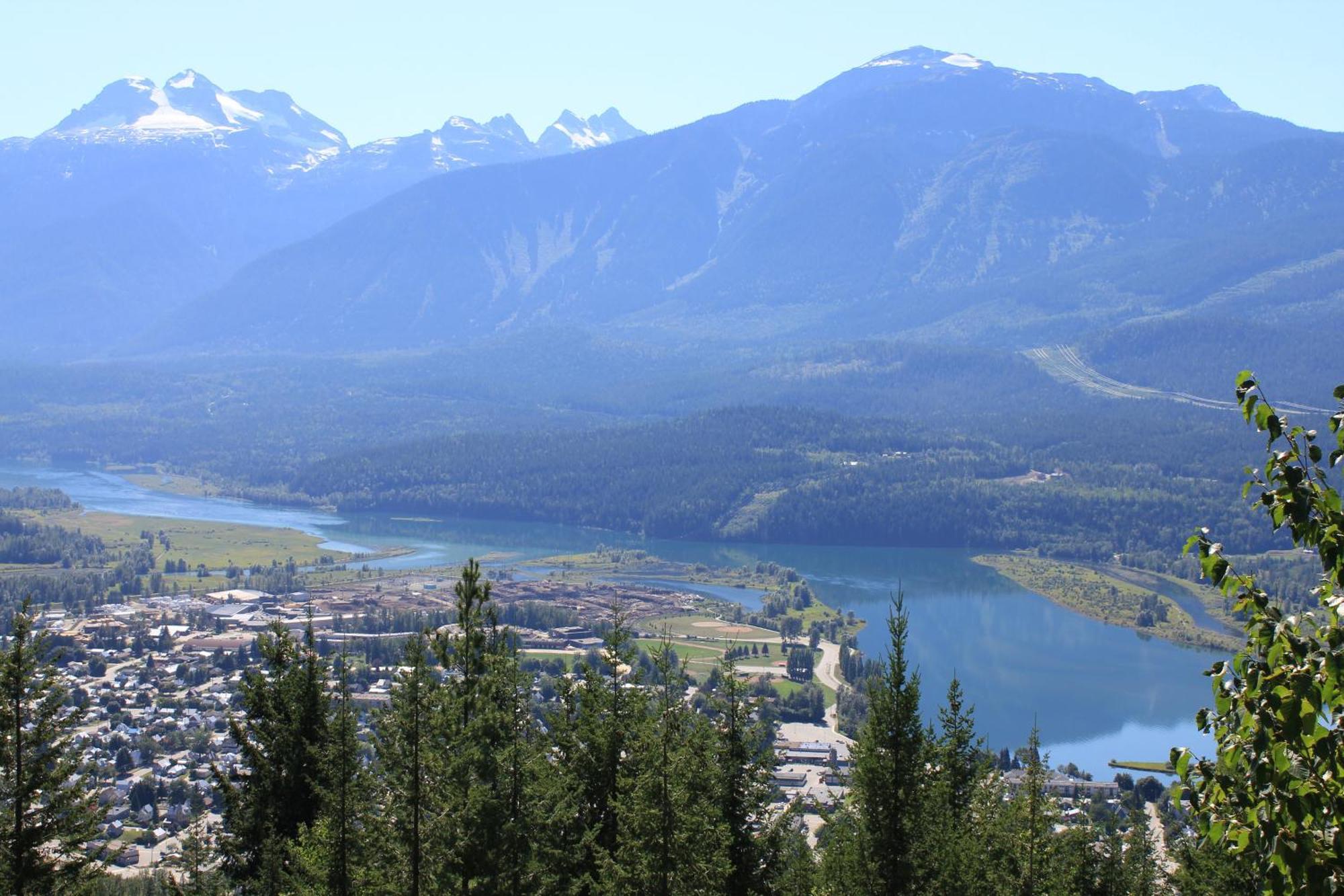 Alpenrose Revelstoke Bed & Breakfast Bed & Breakfast 3*