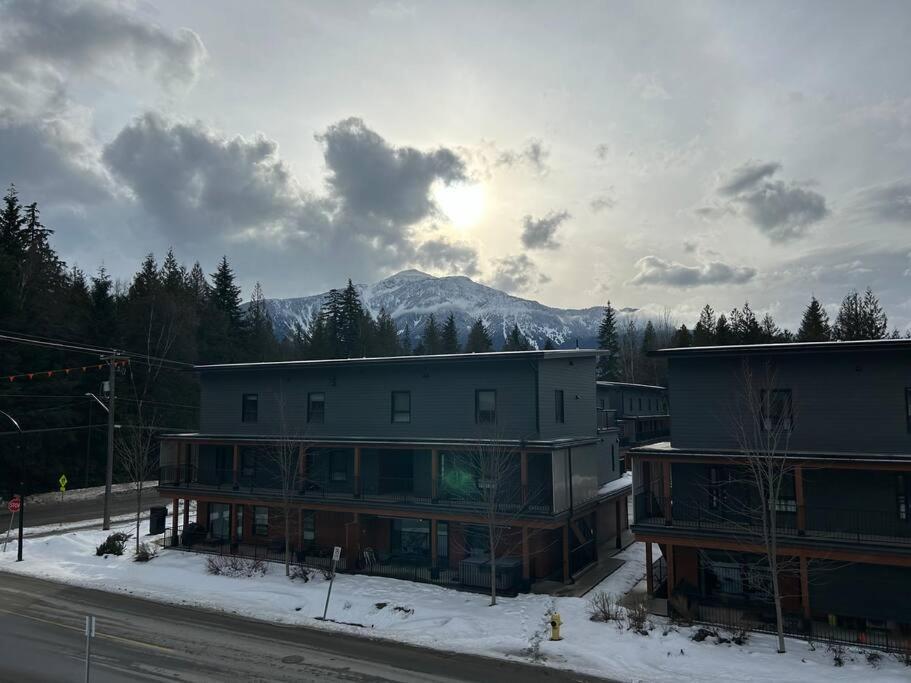 Base Camp Revy!