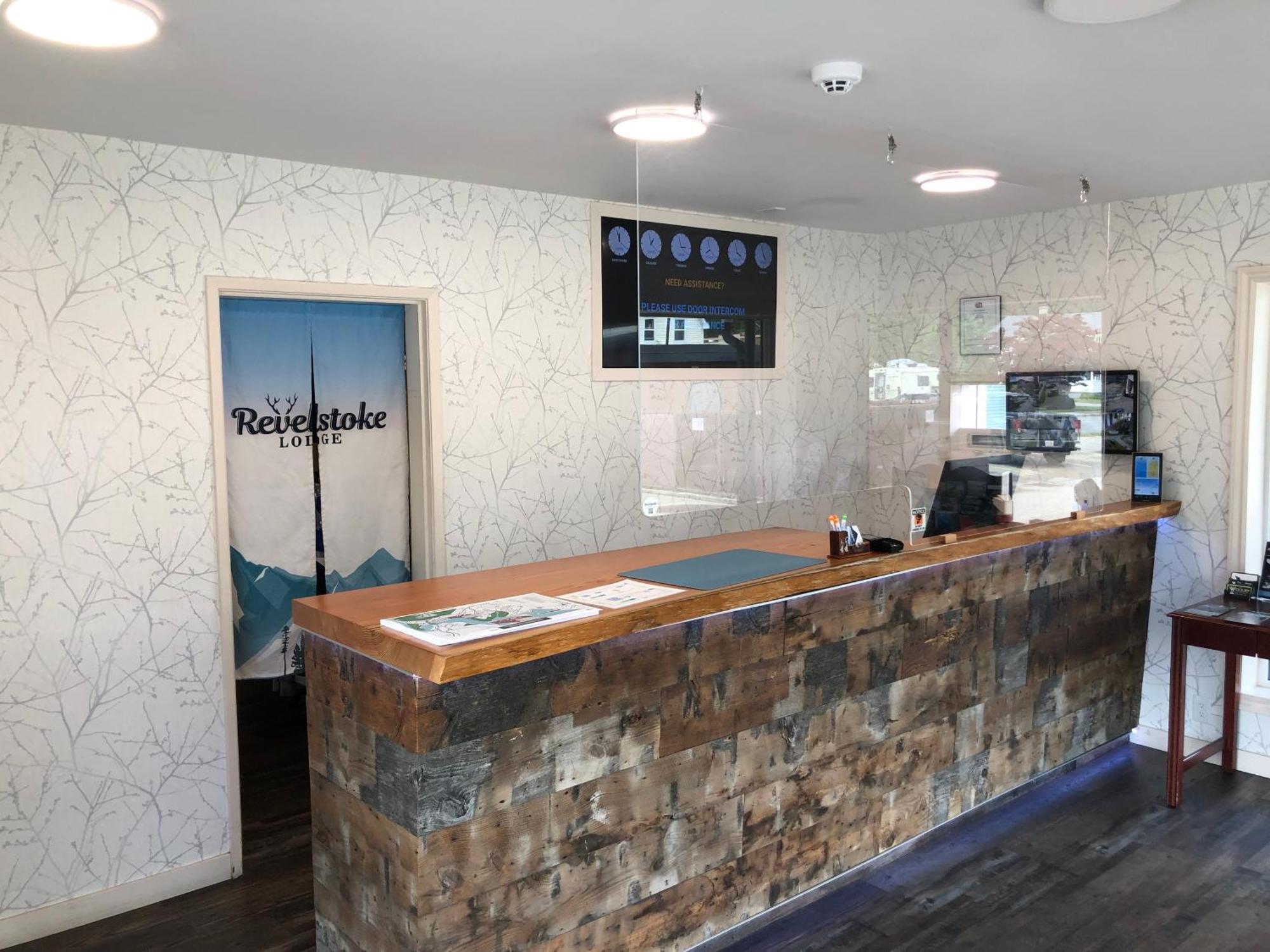 Revelstoke Lodge Motel 2*