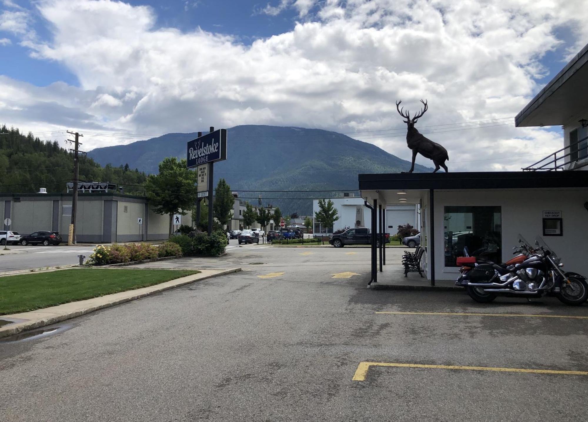 Revelstoke Lodge Motel Revelstoke