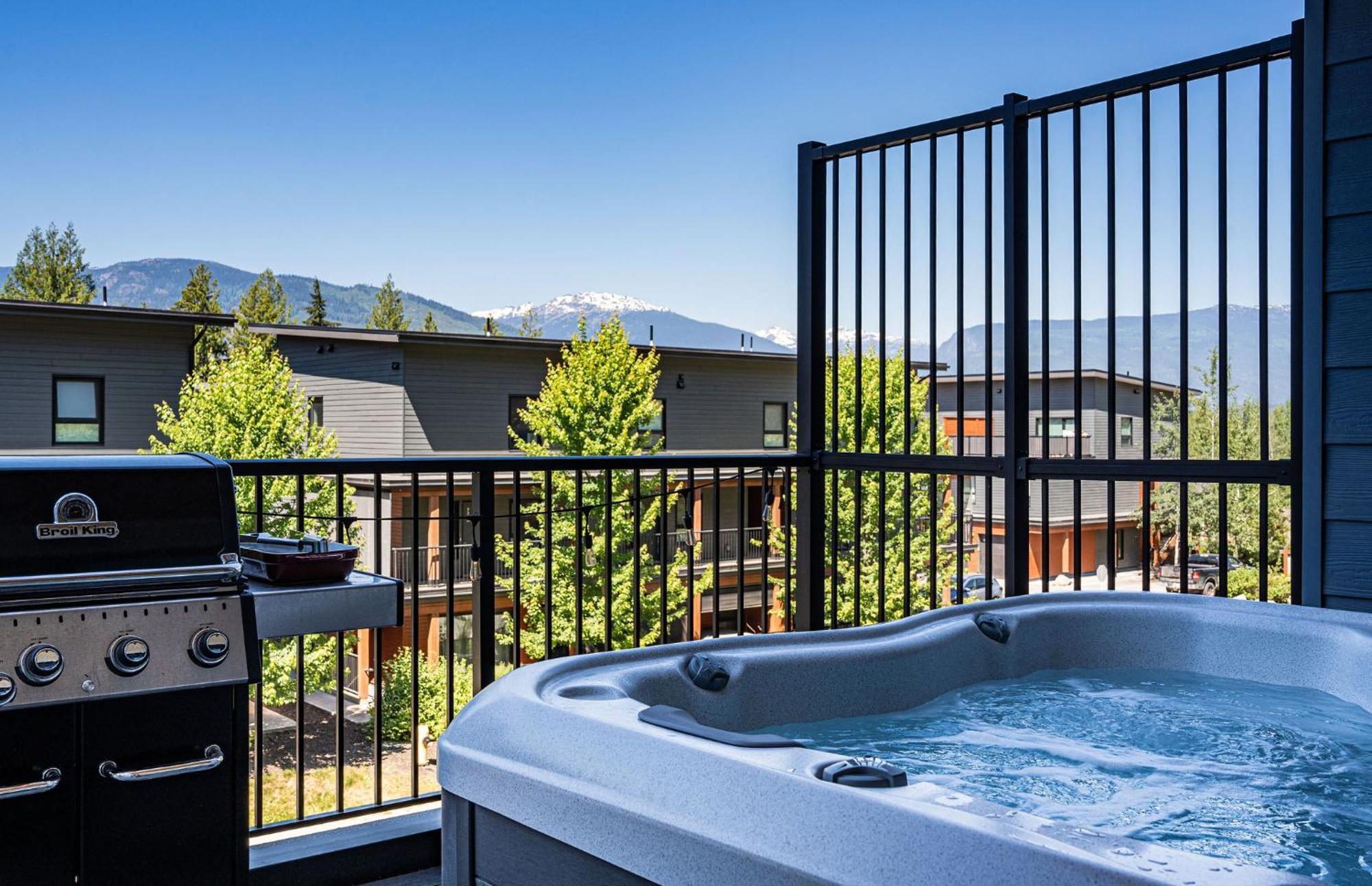Hemlock Hangout By Vacations * Revelstoke