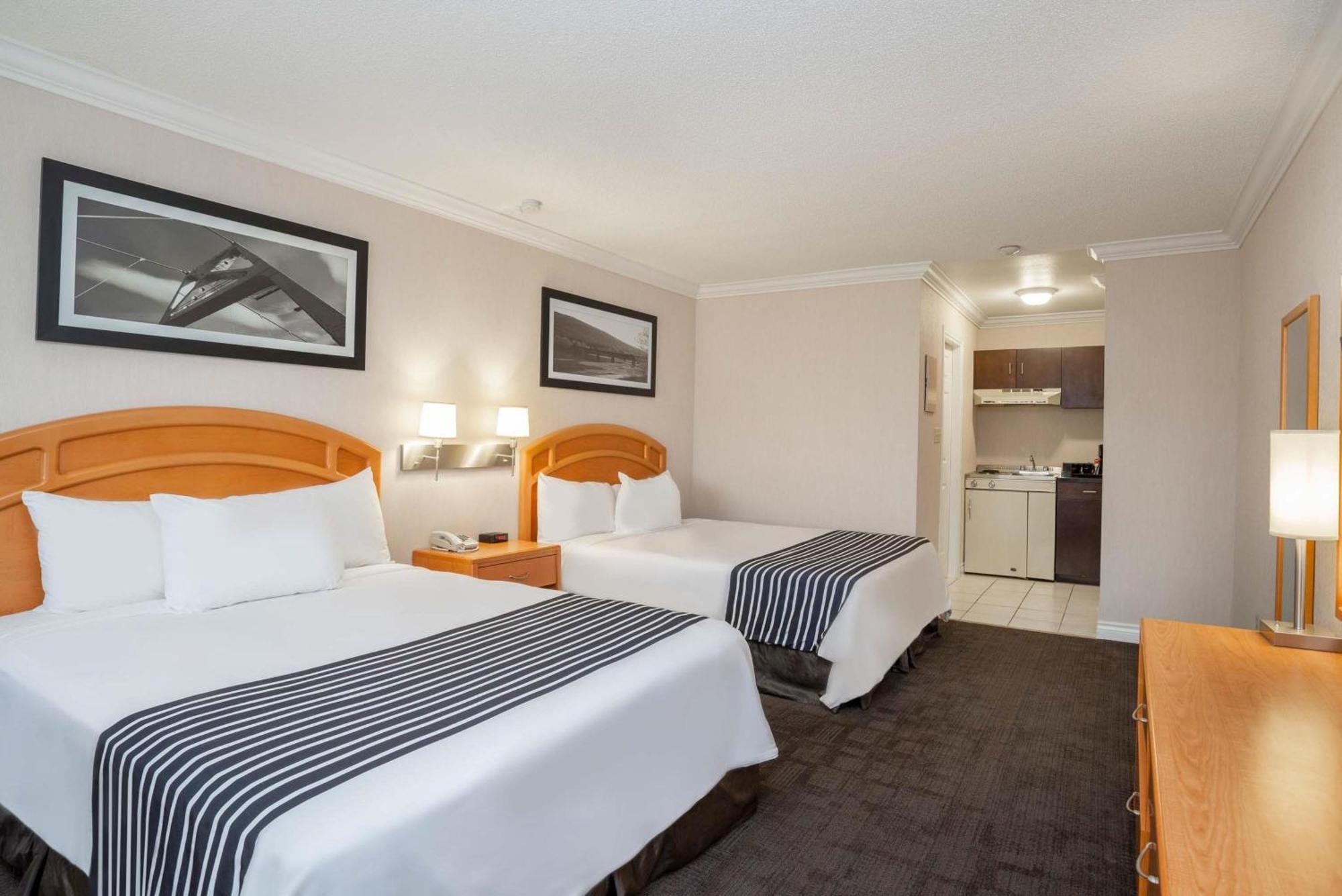 Hotel Sandman 3*