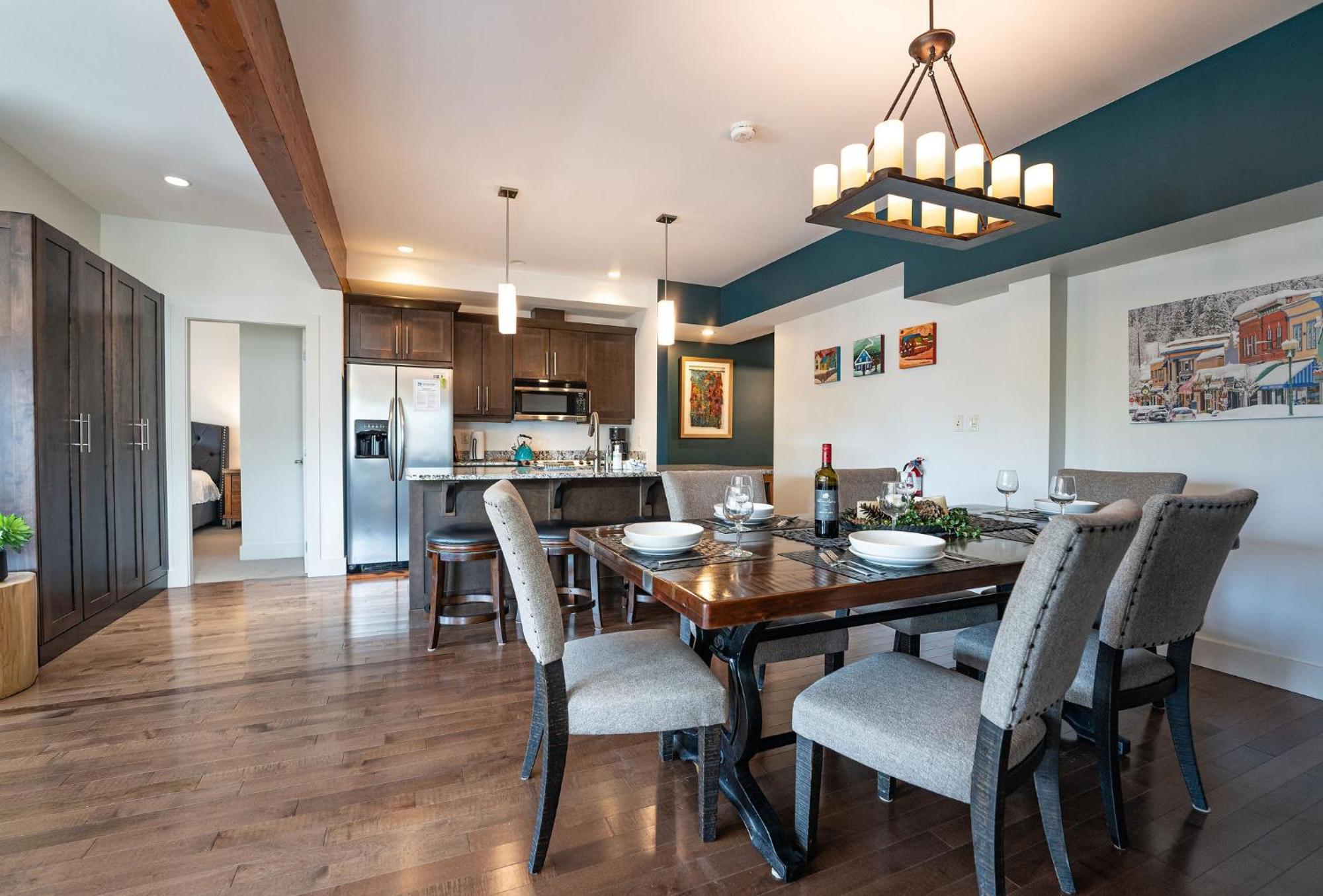 Downunder Mountain Retreat Apartment Revelstoke
