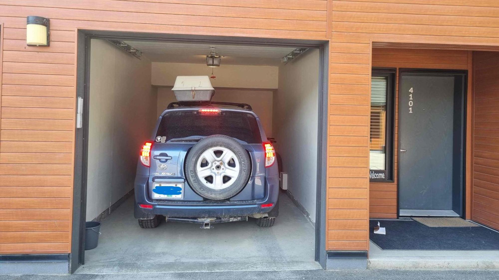 Al's Escape By Vacations Apartment Revelstoke