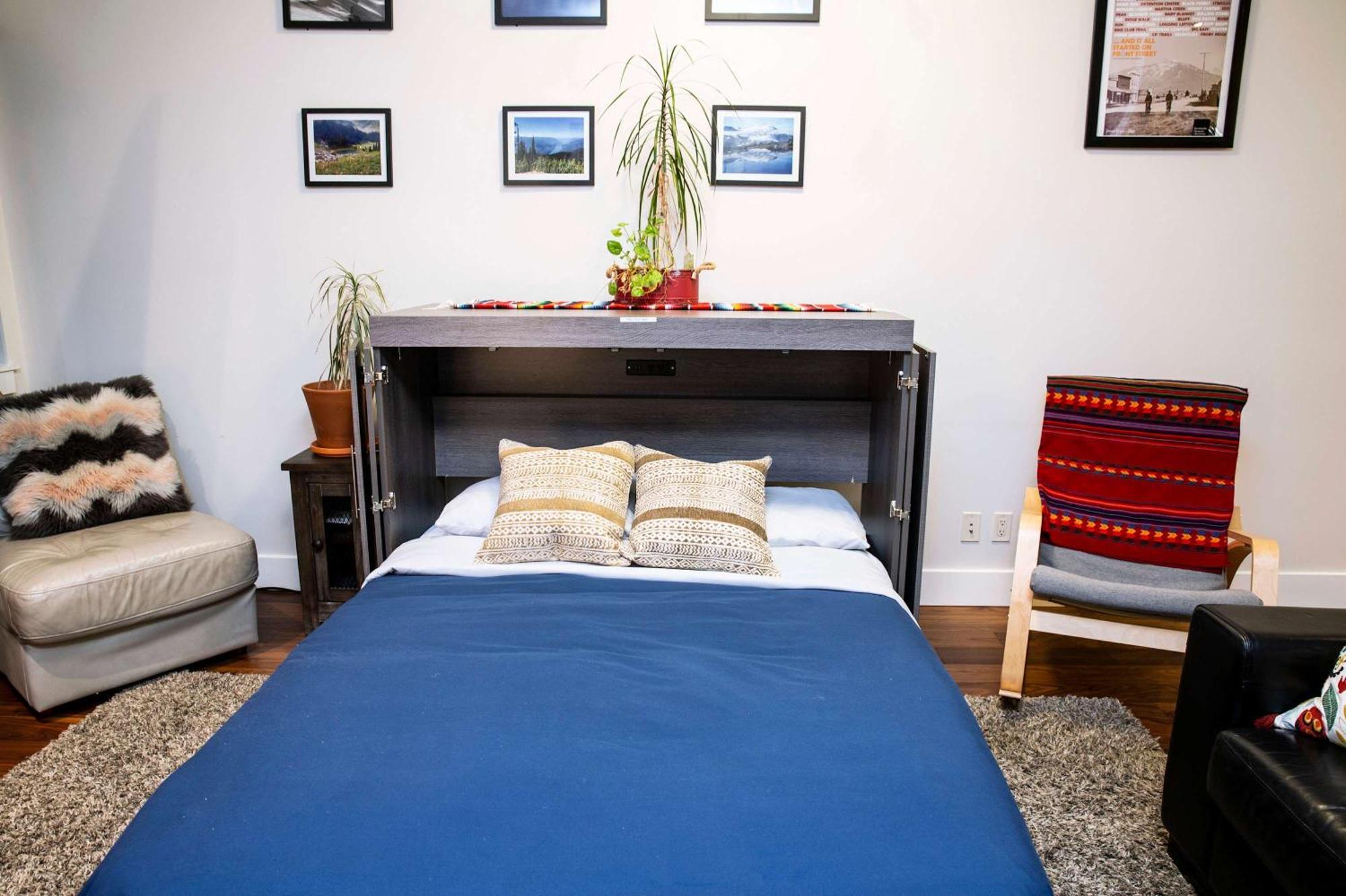 Lily Glacier - Rare Downtown Location Holiday home Revelstoke