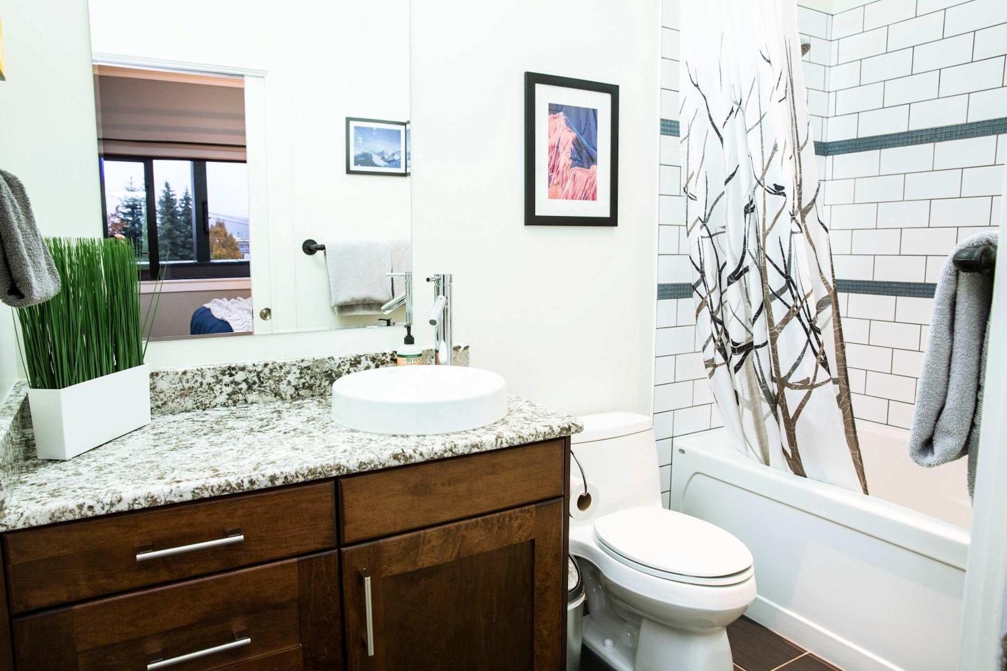 Lily Glacier - Rare Downtown Location Holiday home