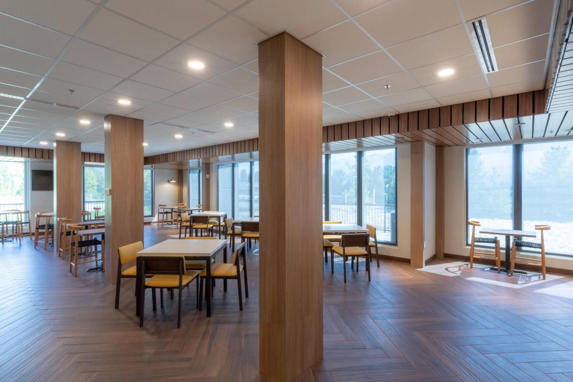 Fairfield By Marriott & Hotel