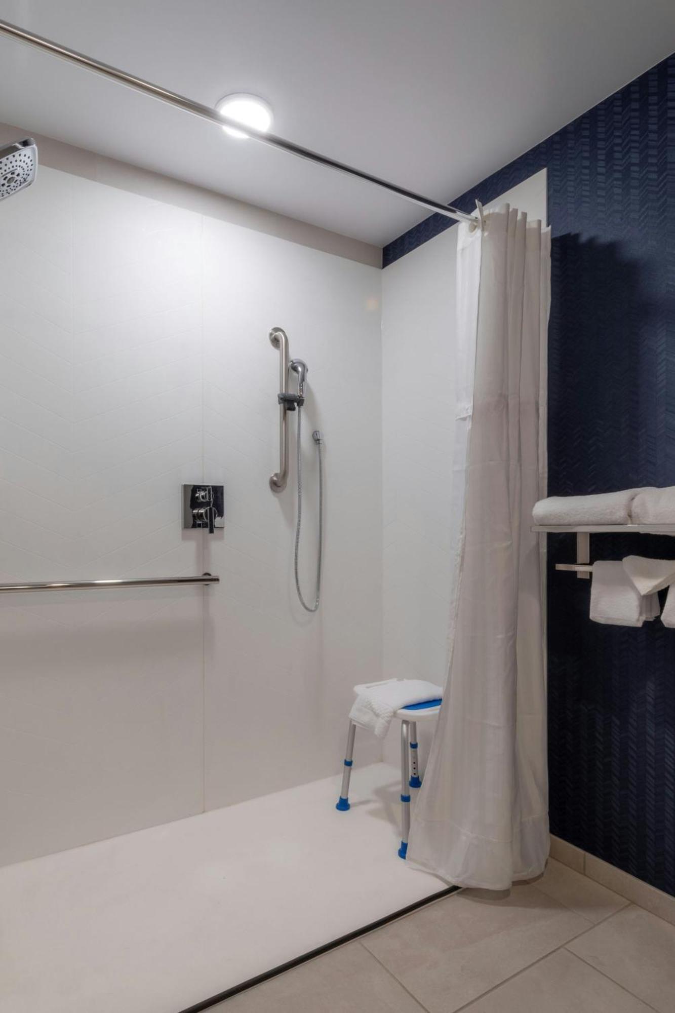 Hotel Fairfield By Marriott &
