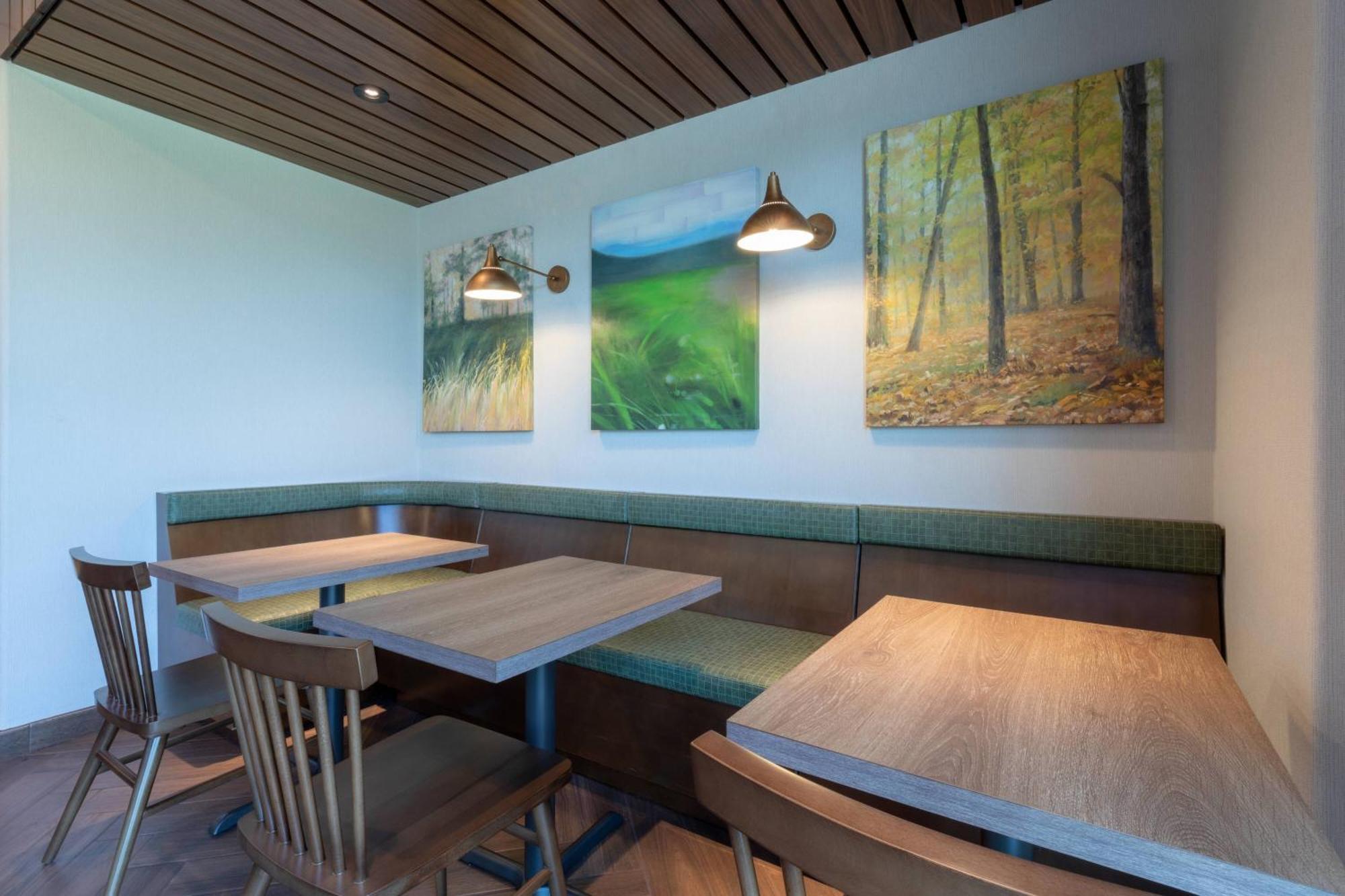 Fairfield By Marriott & 2* Revelstoke