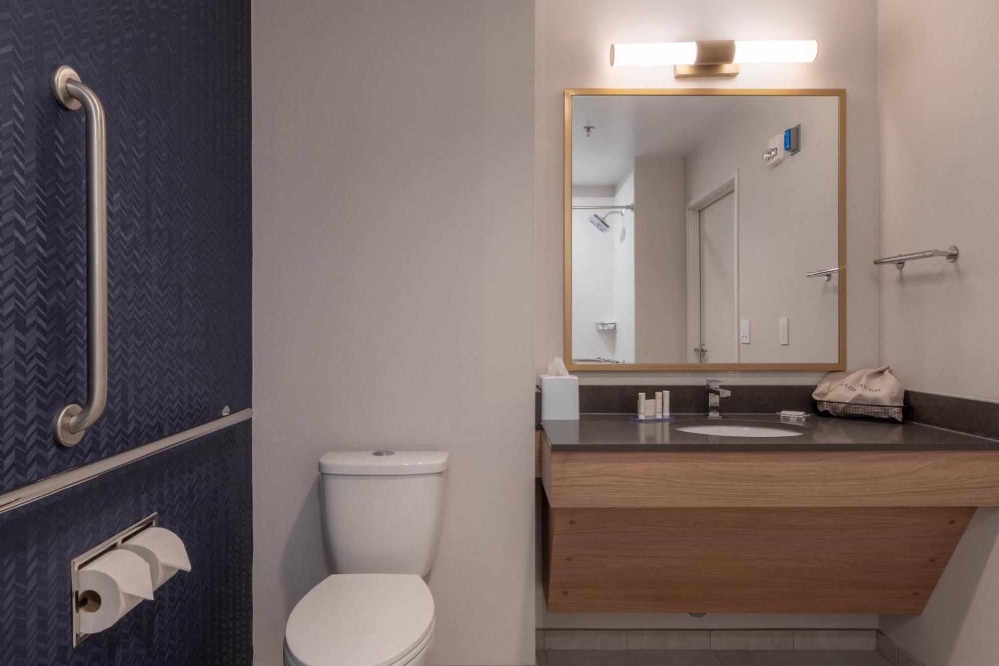 Hotel Fairfield By Marriott &