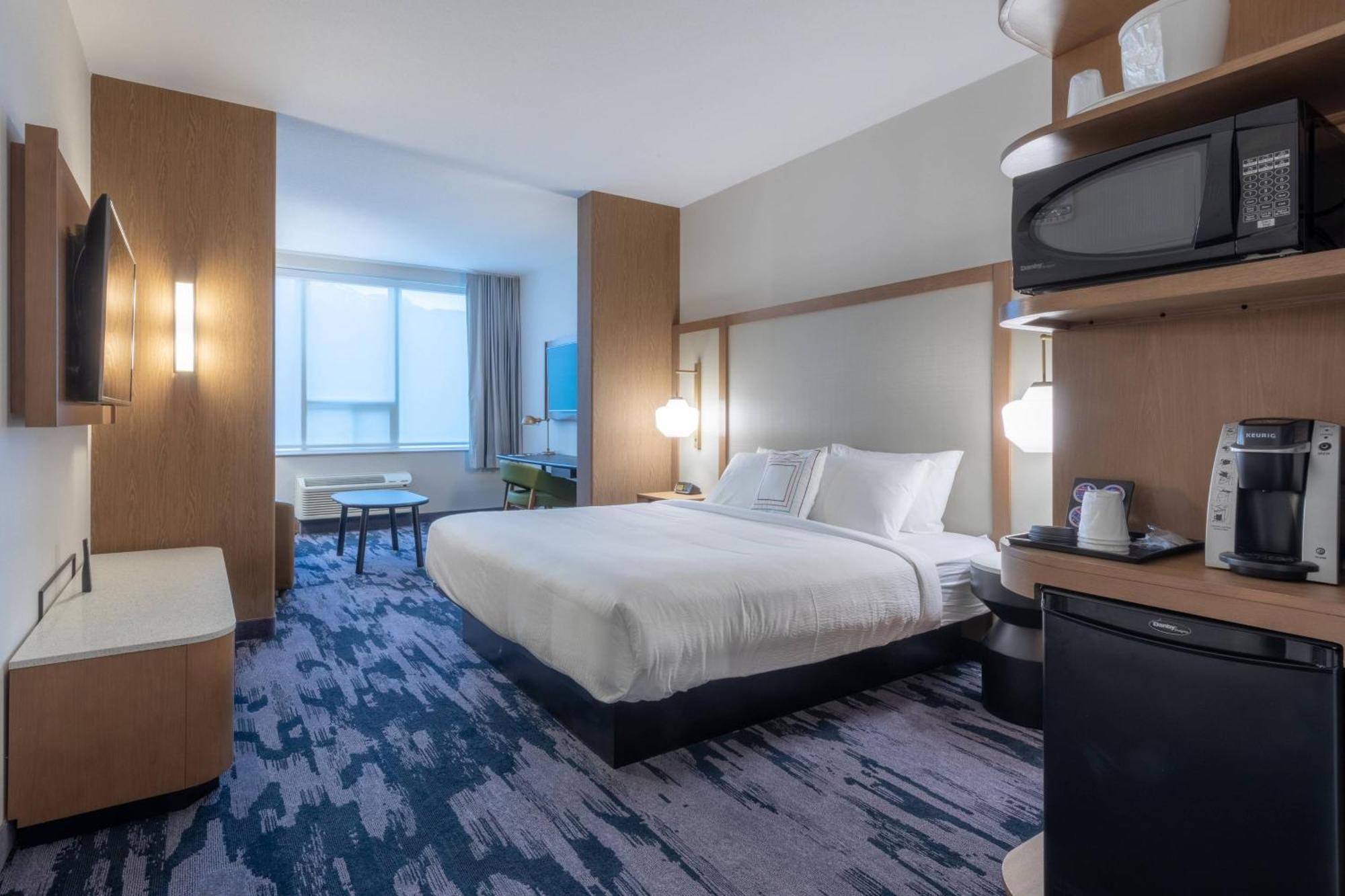 Fairfield By Marriott & Hotel 2*