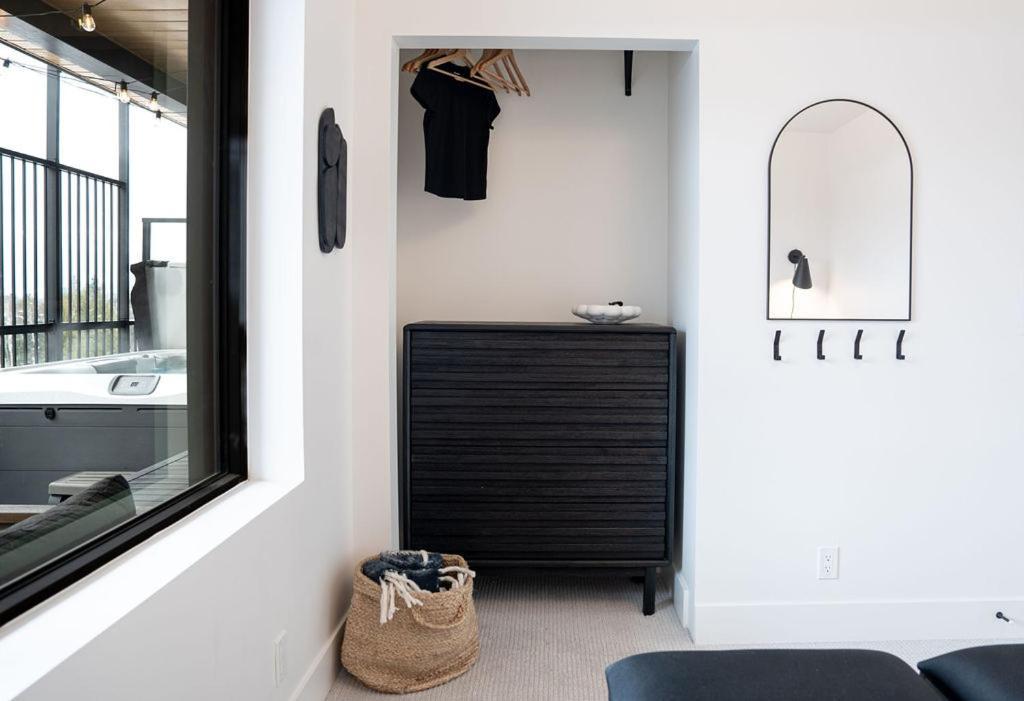 Apartment Knuckle Hucks By Vacations *