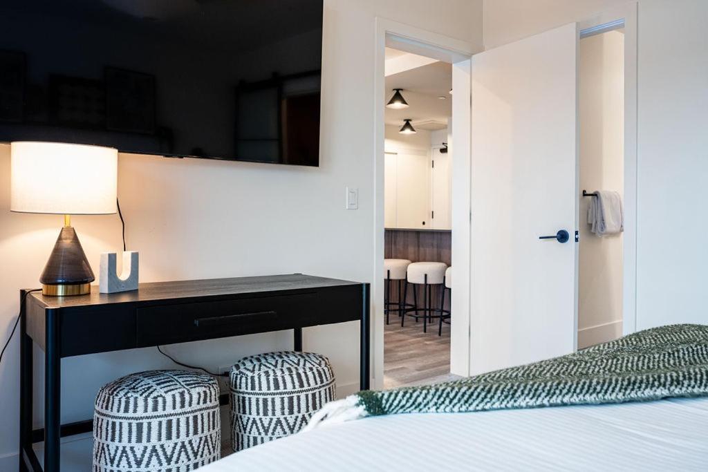 Apartment Knuckle Hucks By Vacations *