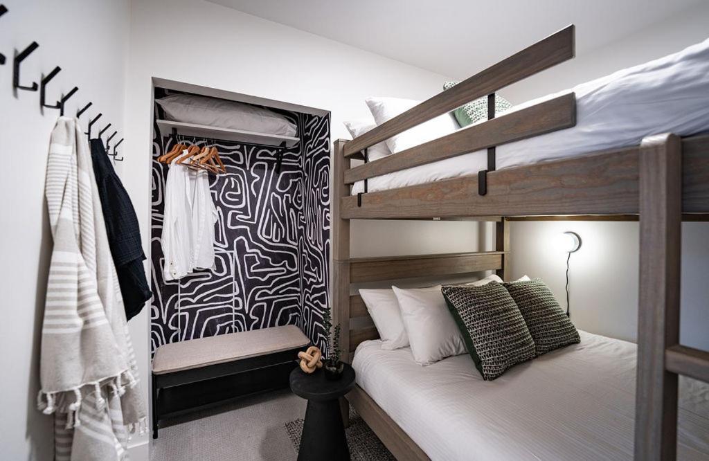 Knuckle Hucks By Vacations Apartment Revelstoke