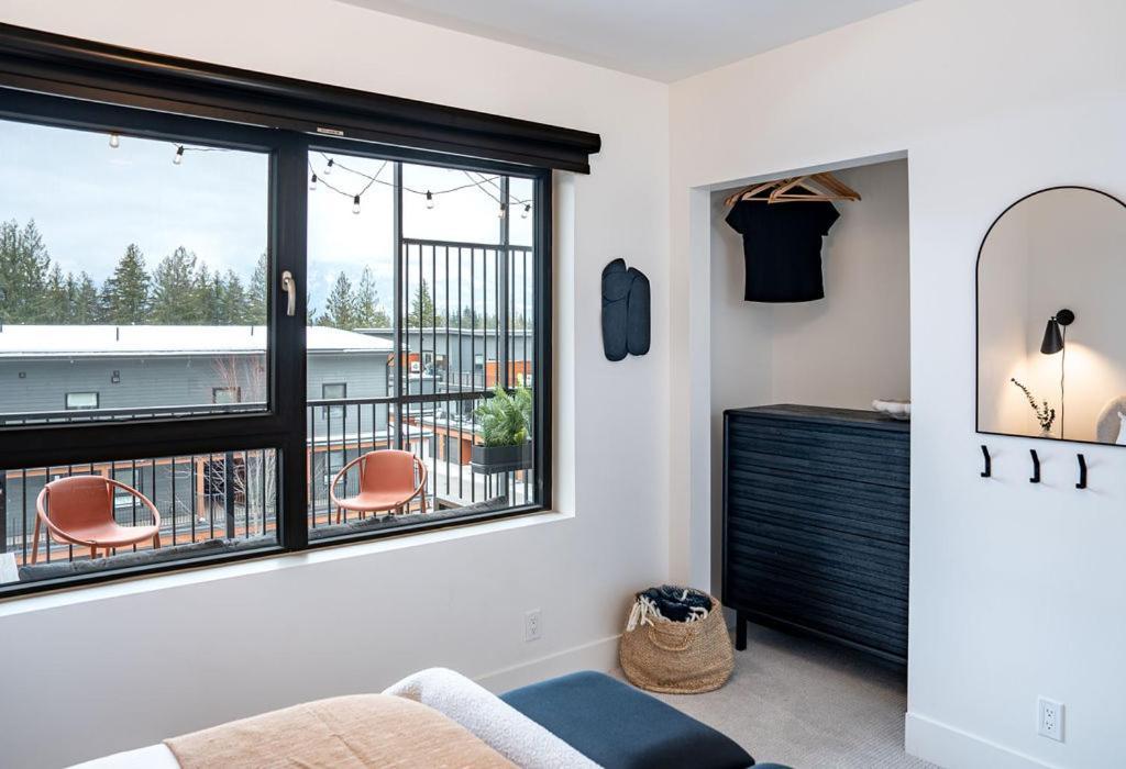 Knuckle Hucks By Vacations * Revelstoke