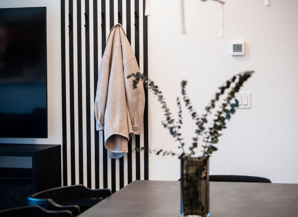 Knuckle Hucks By Vacations Apartment Revelstoke