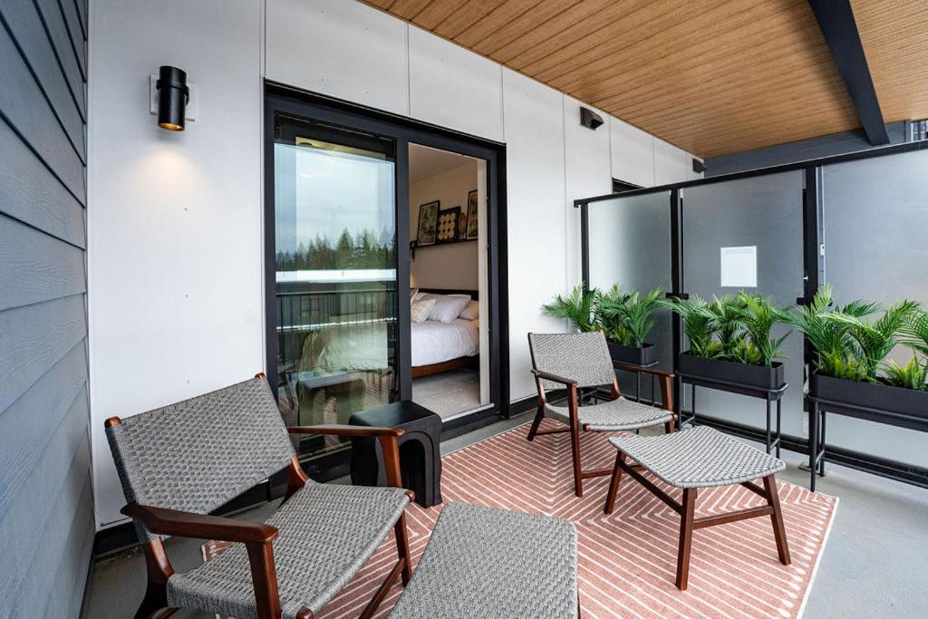 Apartment Knuckle Hucks By Vacations Revelstoke