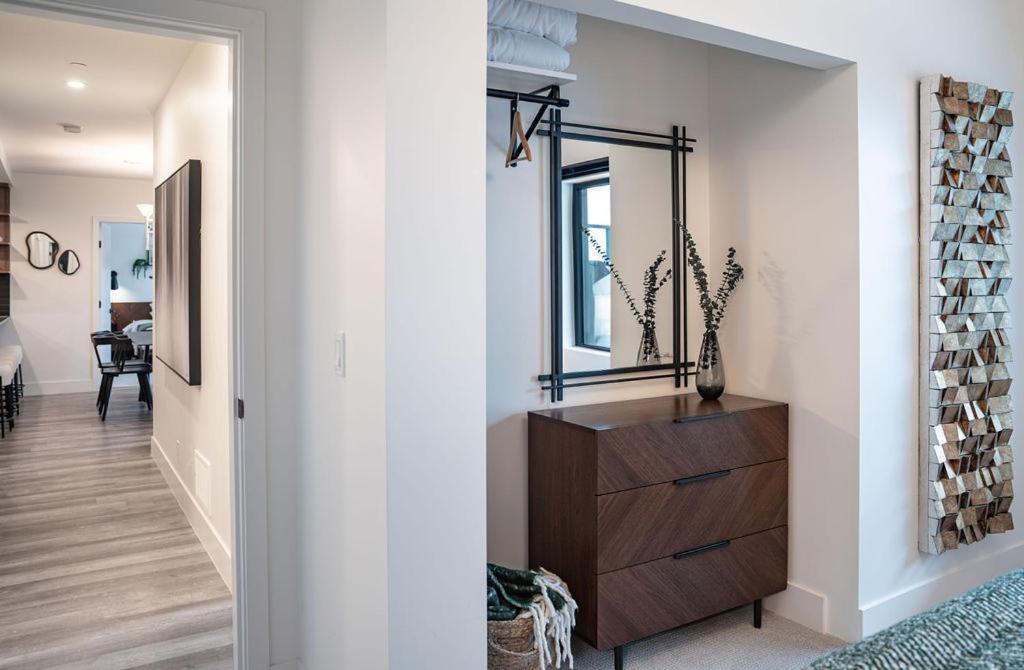 Knuckle Hucks By Vacations Apartment