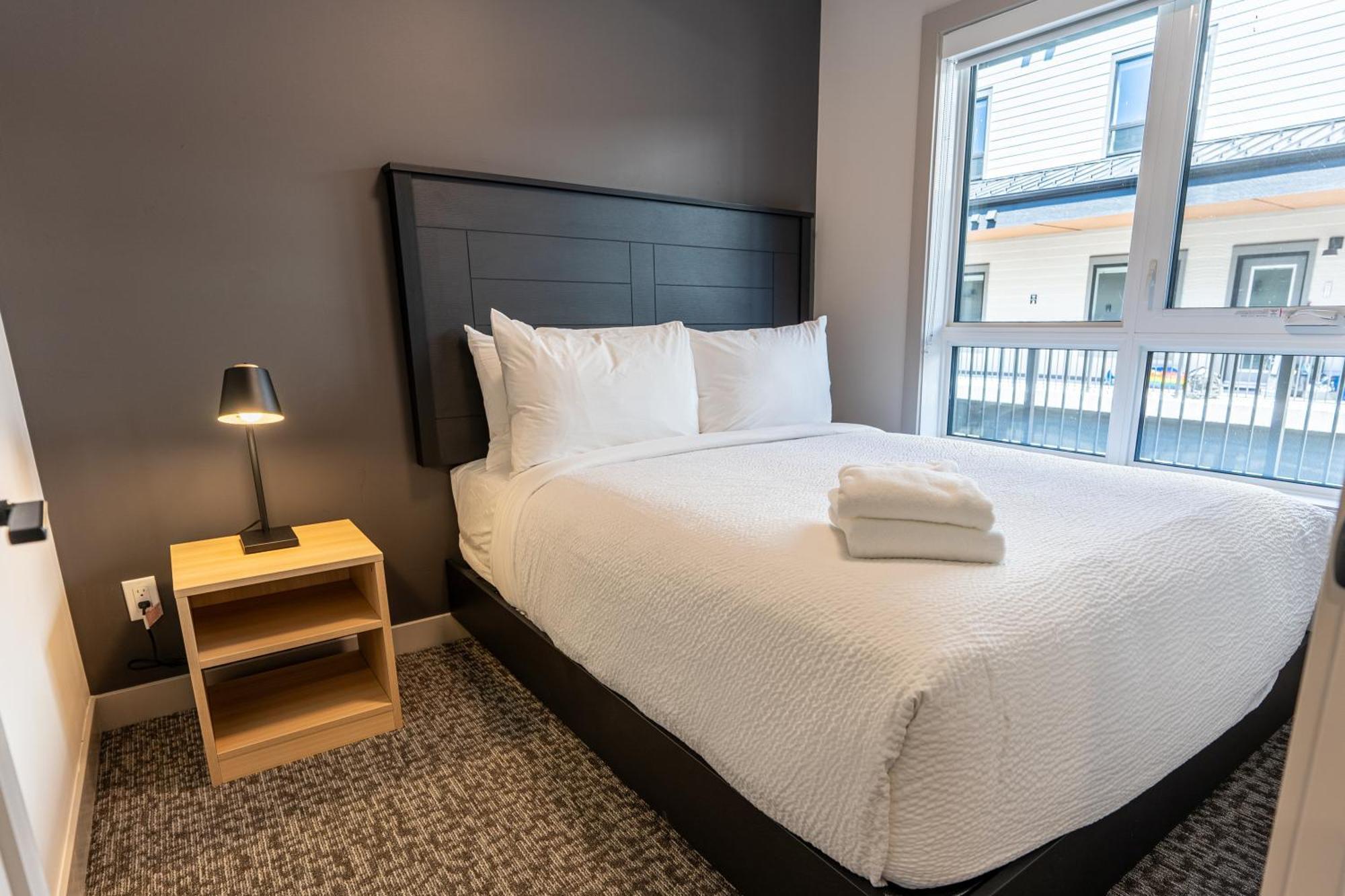 Basecamp Aparthotel *