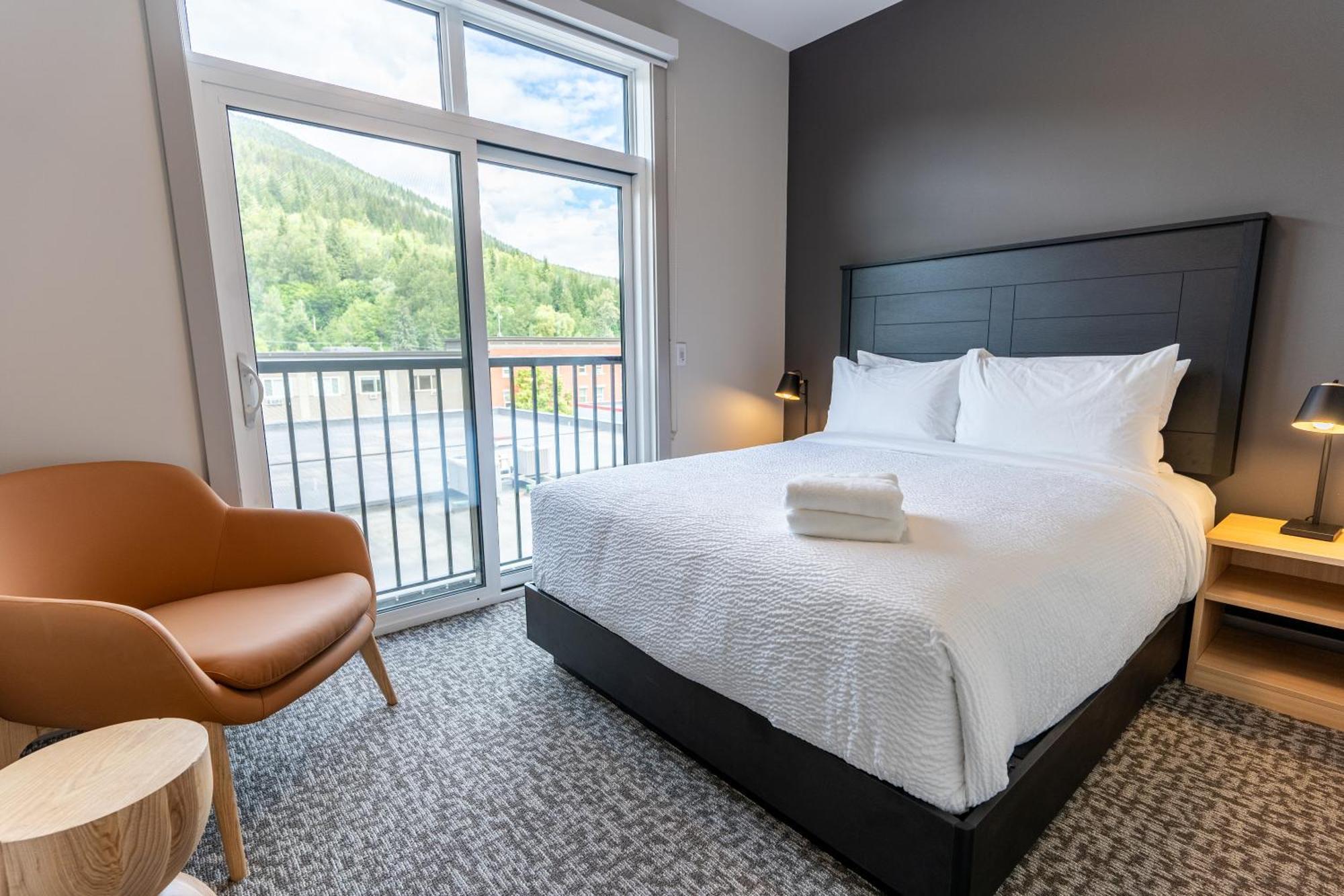 Basecamp Aparthotel