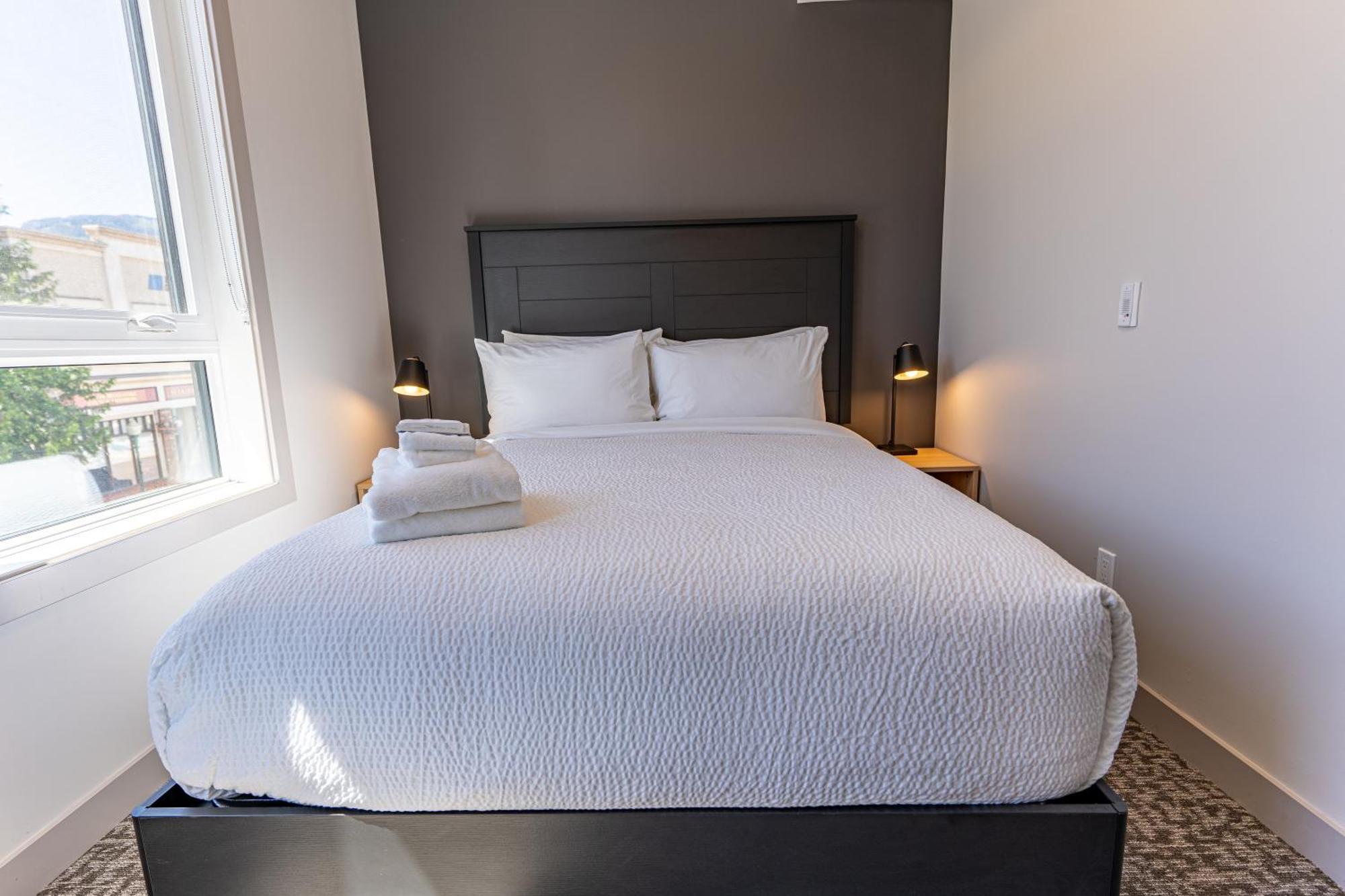 Basecamp Aparthotel *