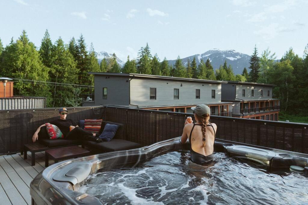 The Nest - With Hot Tub & Bbq Holiday home Revelstoke