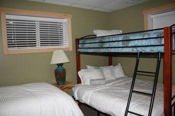 Hotel Basecamp By Vacations