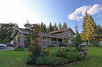 Bed & Breakfast Alpenrose Revelstoke Bed & Breakfast