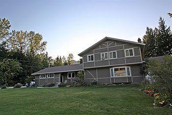 Bed & Breakfast Alpenrose Revelstoke Bed & Breakfast 3*