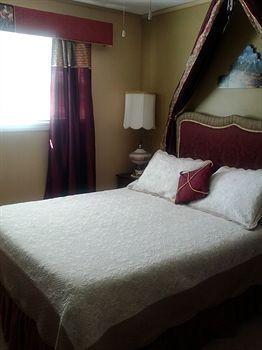 Alpenrose Revelstoke Bed & Breakfast