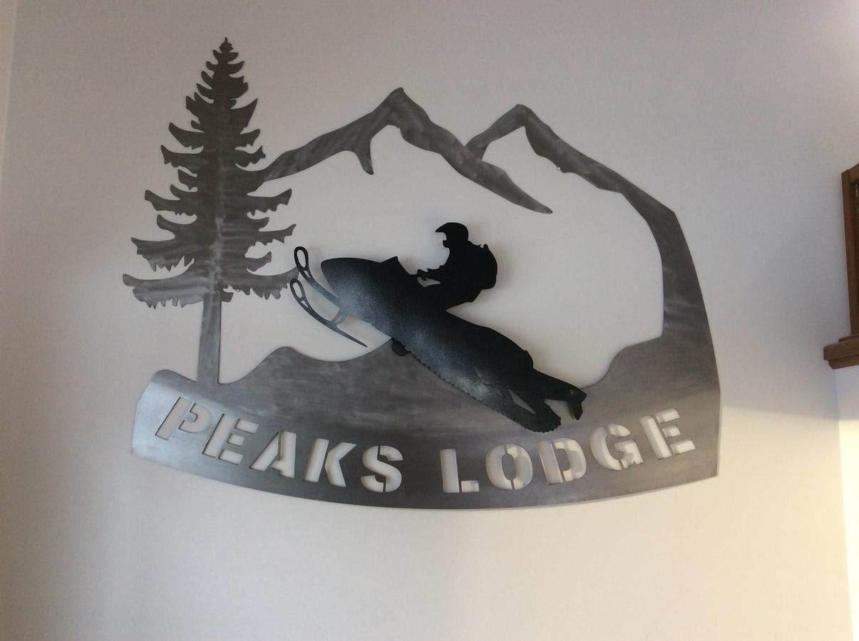 Lodge Peaks *