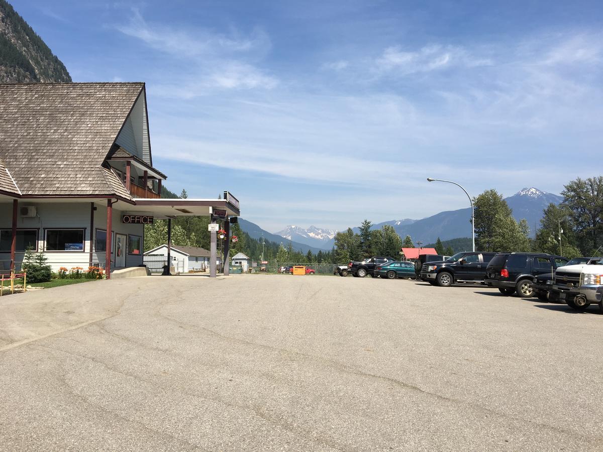 Peaks * Revelstoke