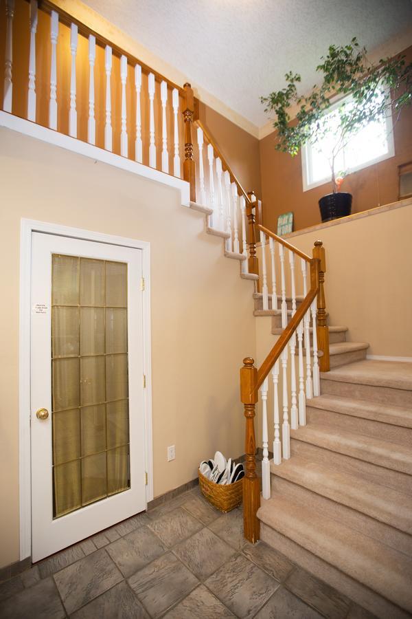 Bed & Breakfast Alpenrose Revelstoke Bed & Breakfast