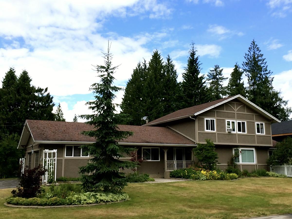 Alpenrose Revelstoke Bed & Breakfast 3*