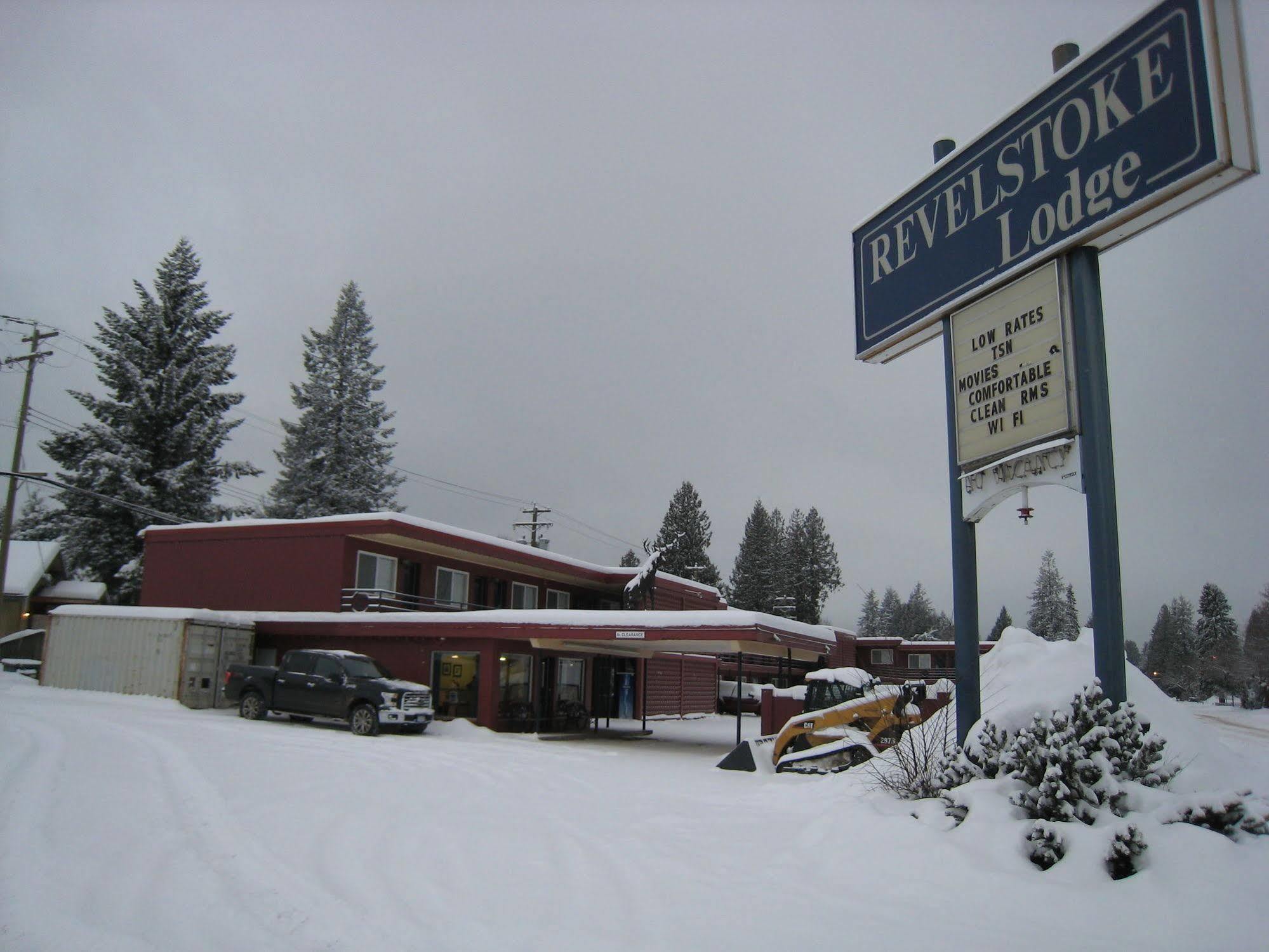 Revelstoke Lodge 2*
