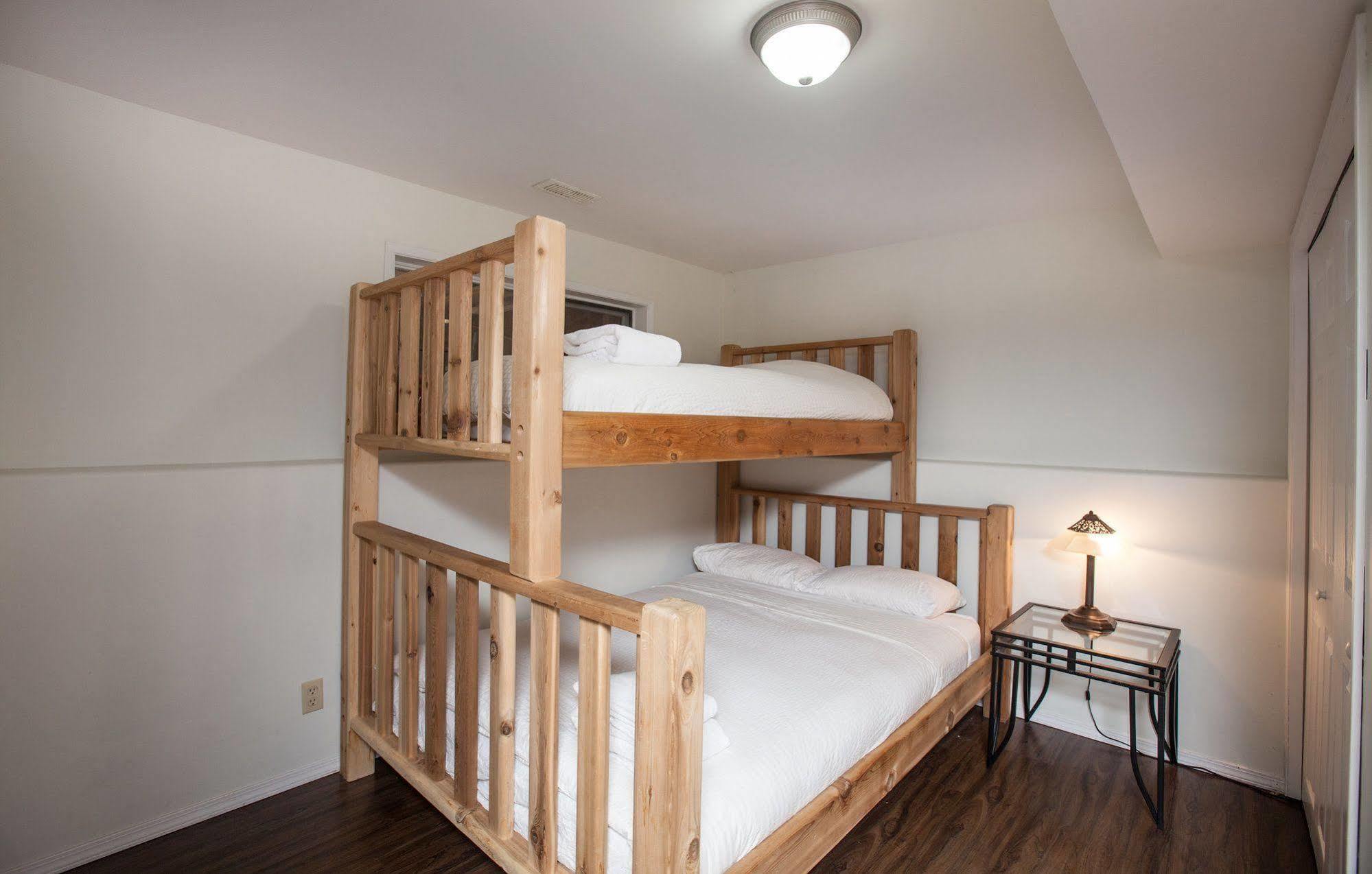 Hotel Base Camp Revelstoke