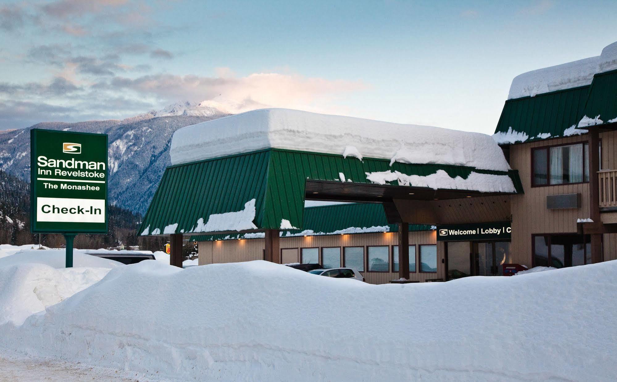Sandman Hotel 3*