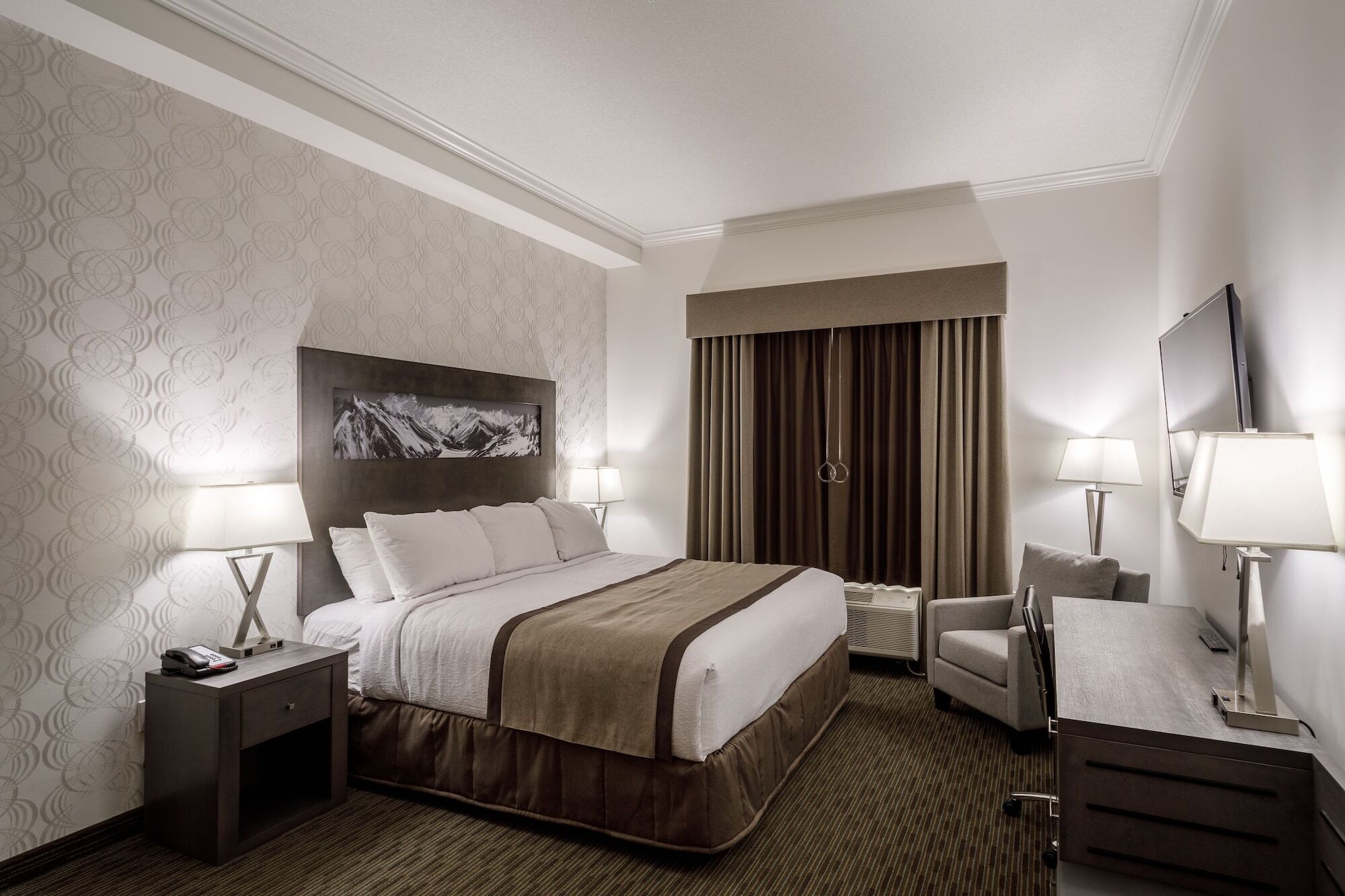 Ramada By Wyndham Revelstoke 3*