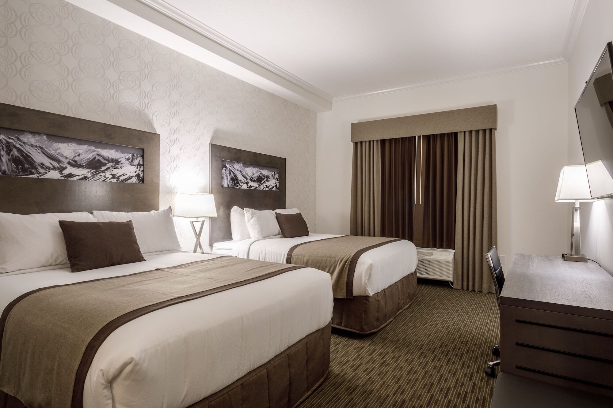 Ramada By Wyndham Revelstoke Hotel