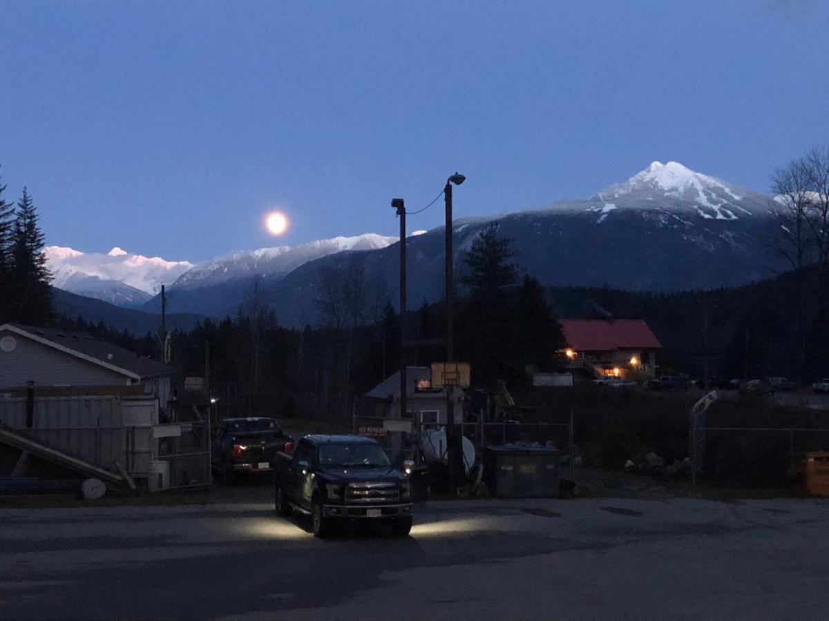 Lodge Peaks *