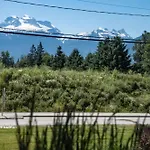 Rustic Retreat By Revelstoke Vacations