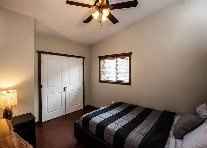 The Best 2 Bedrooms Suite In Revelstoke!