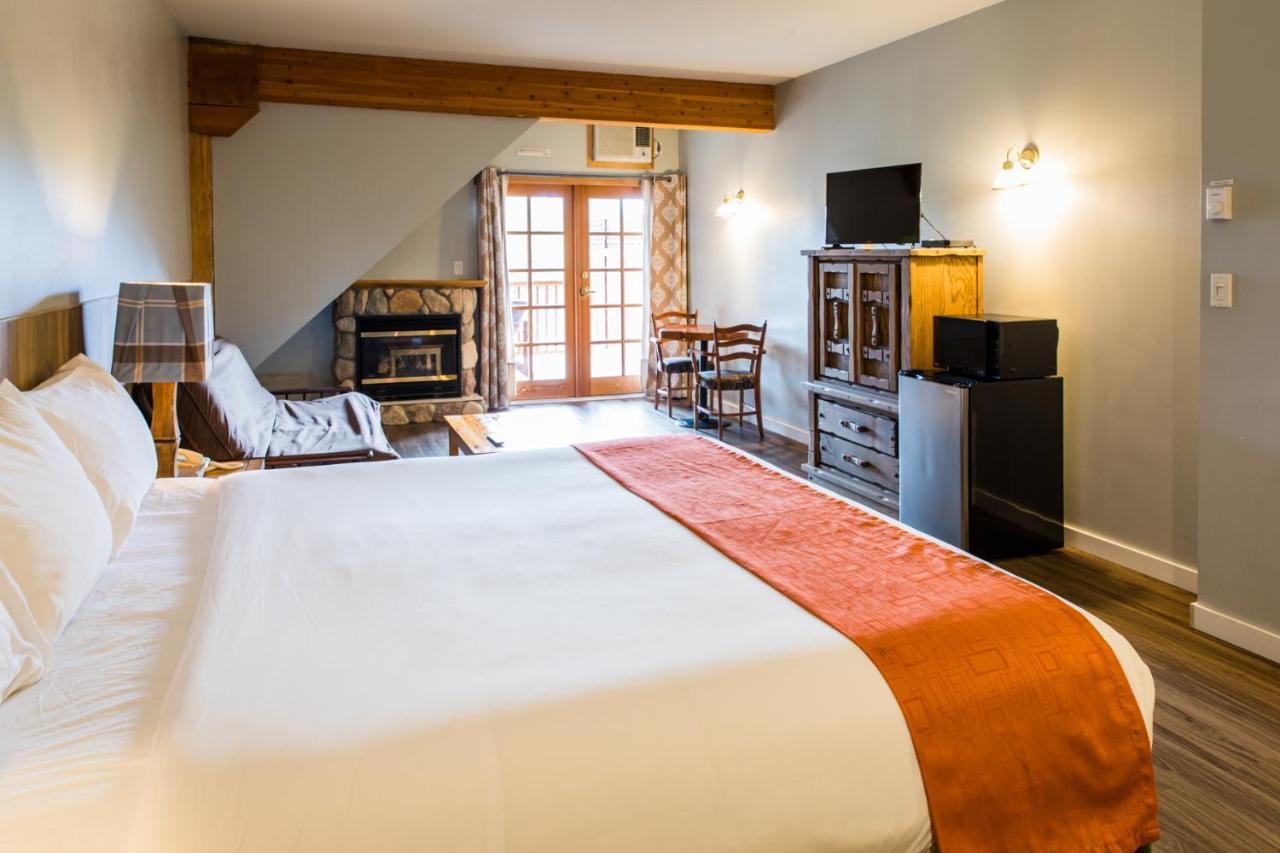 Glacier House & 4*