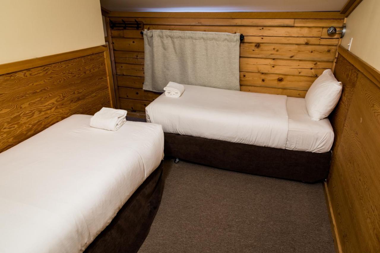 Glacier House & Resort
